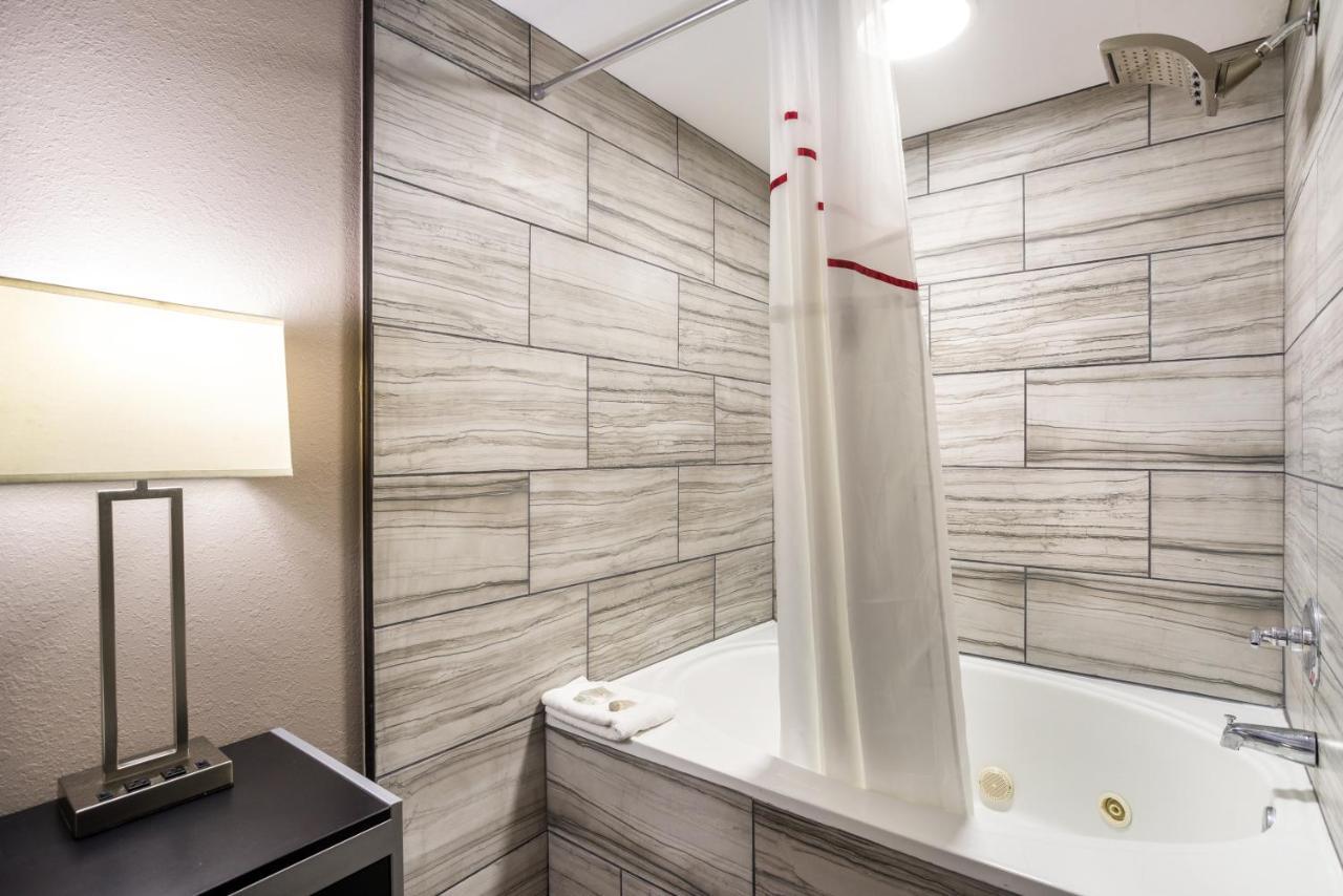 Red Roof Inn & Suites Athens, Al Ngoại thất bức ảnh